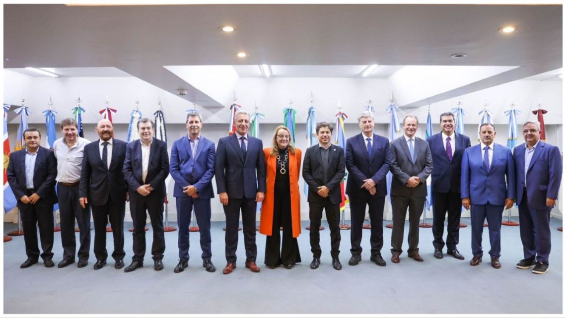 Peronist governors at a meeting of the Consejo Federal de Inversiones (Federal Investment Council, CFI).