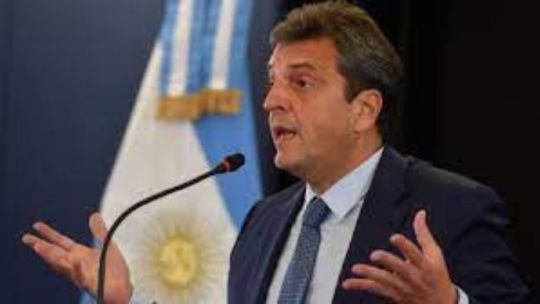  Los gobernadores se alinean con Sergio Massa