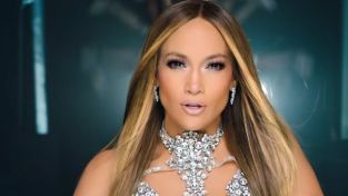 Jennifer Lopez: denim y cuero el duo infalible