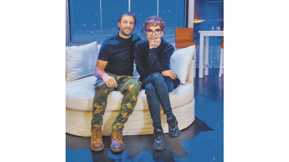 Un juego teatral que se reflejó en sobrio el medio