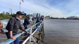 Es la fecha de su 87° aniversario, la Asociación Argentina de Pesca organizó un torneo de caña una mano con tabla.