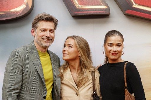 Nikolaj Coster-Waldau, Safina Waldau y Fillippa Coster-Waldau, en el estreno de "Flash", en Los Ángeles.