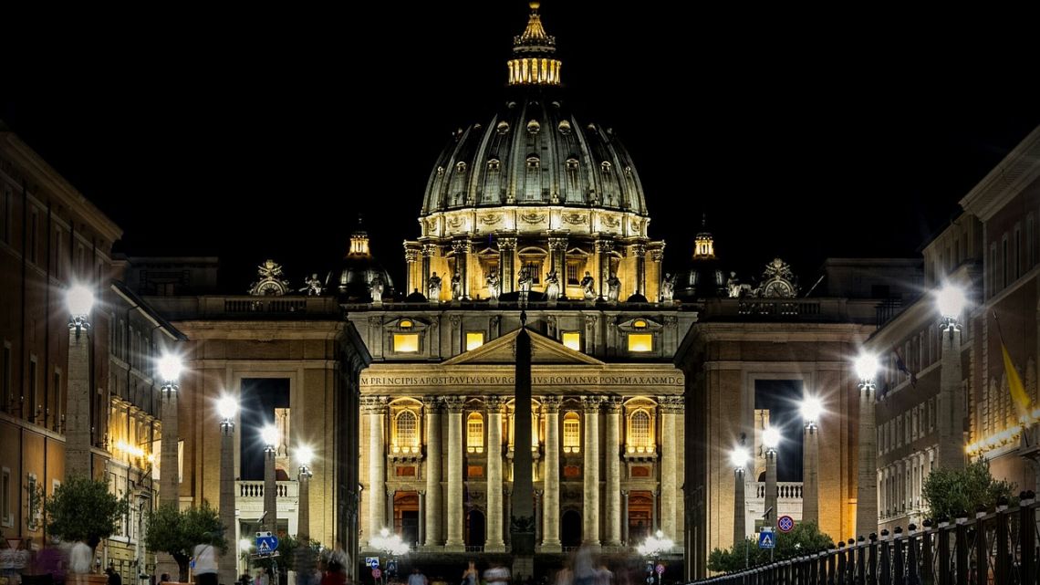 ¿EE.UU posee naves extraterrestres?  El Vaticano oculta la verdad, dijo un ex oficial del Pentágono