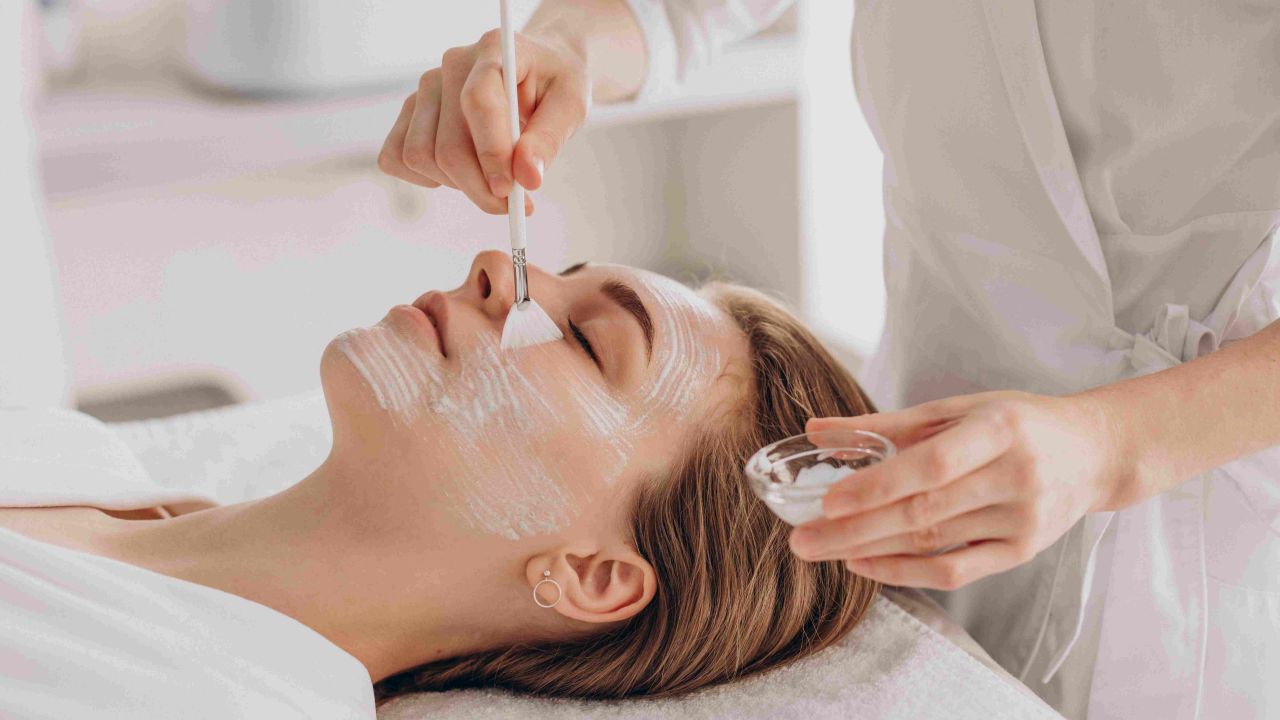 Descubre las mejores mascarillas faciales para hidratar rostro y rejuvenecer tu piel | Marie Claire