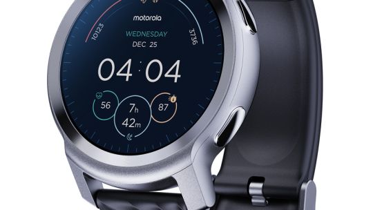 Los nuevos modelos de relojes inteligentes, que cuentan con el sistema operativo Moto OS, son el acompañante ideal para todo deportista que quiera llevar un registro de sus objetivos. 