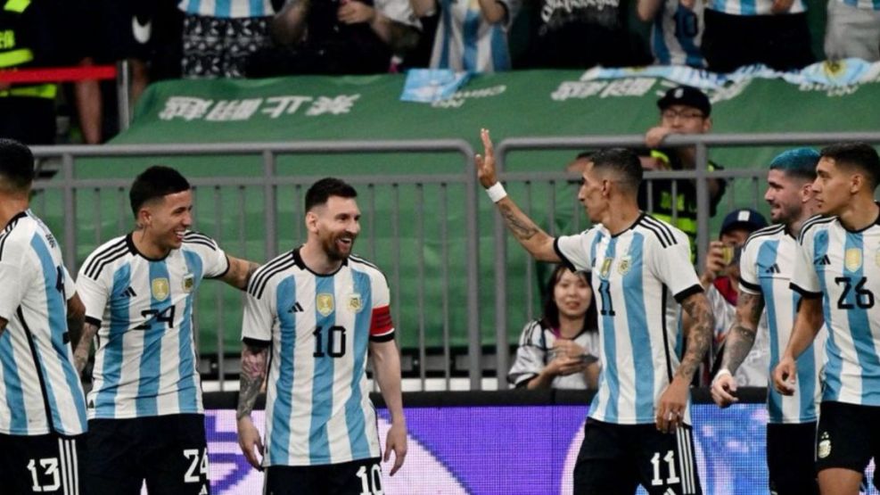 La Selección Argentina venció a Australia por 2-0.