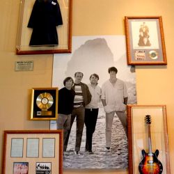 Hard Rock Cafe, el museo más grande  de tesoros del rock cumple 52 años.