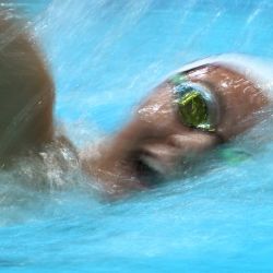 Georgie Roper, de Australia, compite en la final femenina de natación de 800 metros estilo libre en las Pruebas para el Campeonato Mundial de Australia 2023, en Melbourne. | Foto:William West / AFP