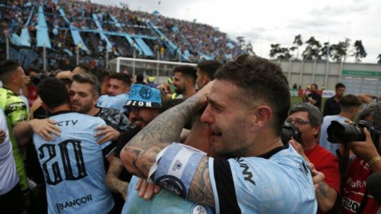 Belgrano celebrates the promotion