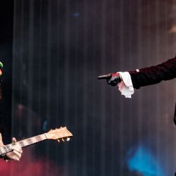 El cantante estadounidense Alice Cooper y el guitarrista y actor Johnny Depp actúan con su banda Hollywood Vampires en el escenario del festival de música Pinkpop en Landgraaf. | Foto:Paul Bergen / ANP / AFP