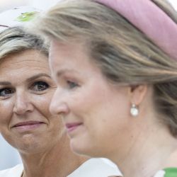 La reina Máxima de Holanda y la reina Matilde de Bélgica son vistas durante el Foro Climate Tech en Tour & Taxis, en el segundo día de la visita oficial de Estado de la pareja real holandesa a Bélgica en Bruselas. | Foto:NICOLAS MAETERLINCK / Belga / AFP