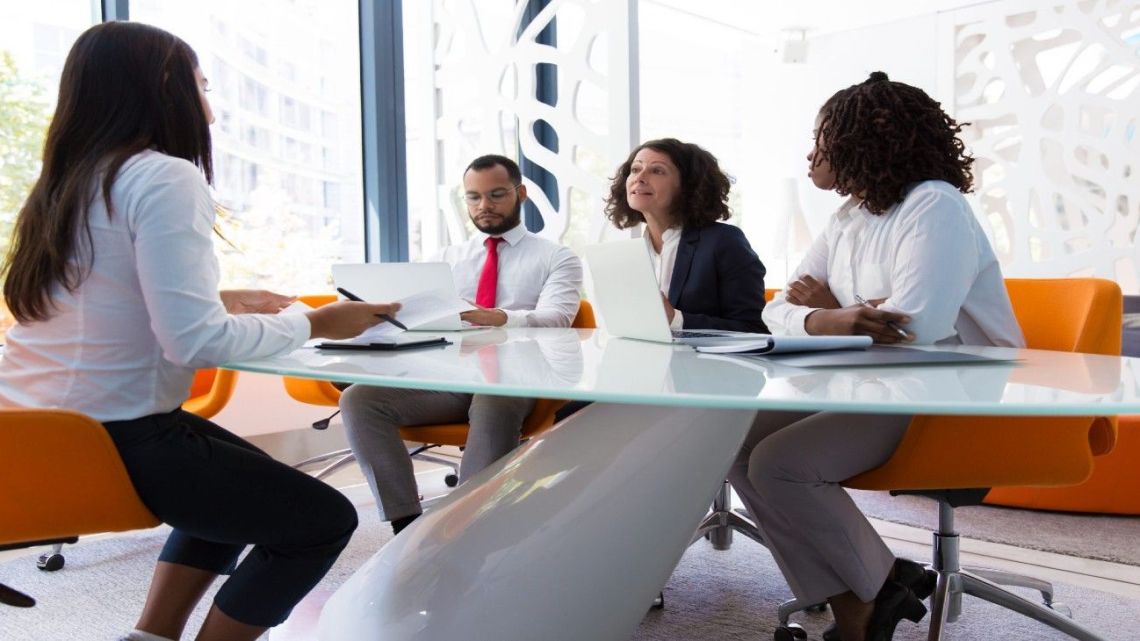En qué puede ayudar la IA dentro de una empresa