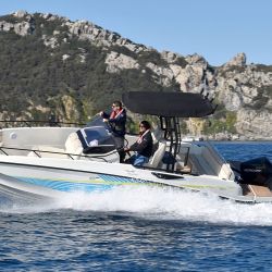 Quicksiler 805 Open Fish: una pescadora funcional y deportiva.