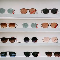 Guía de estilo: lentes de sol ideales para mujeres con cara redonda