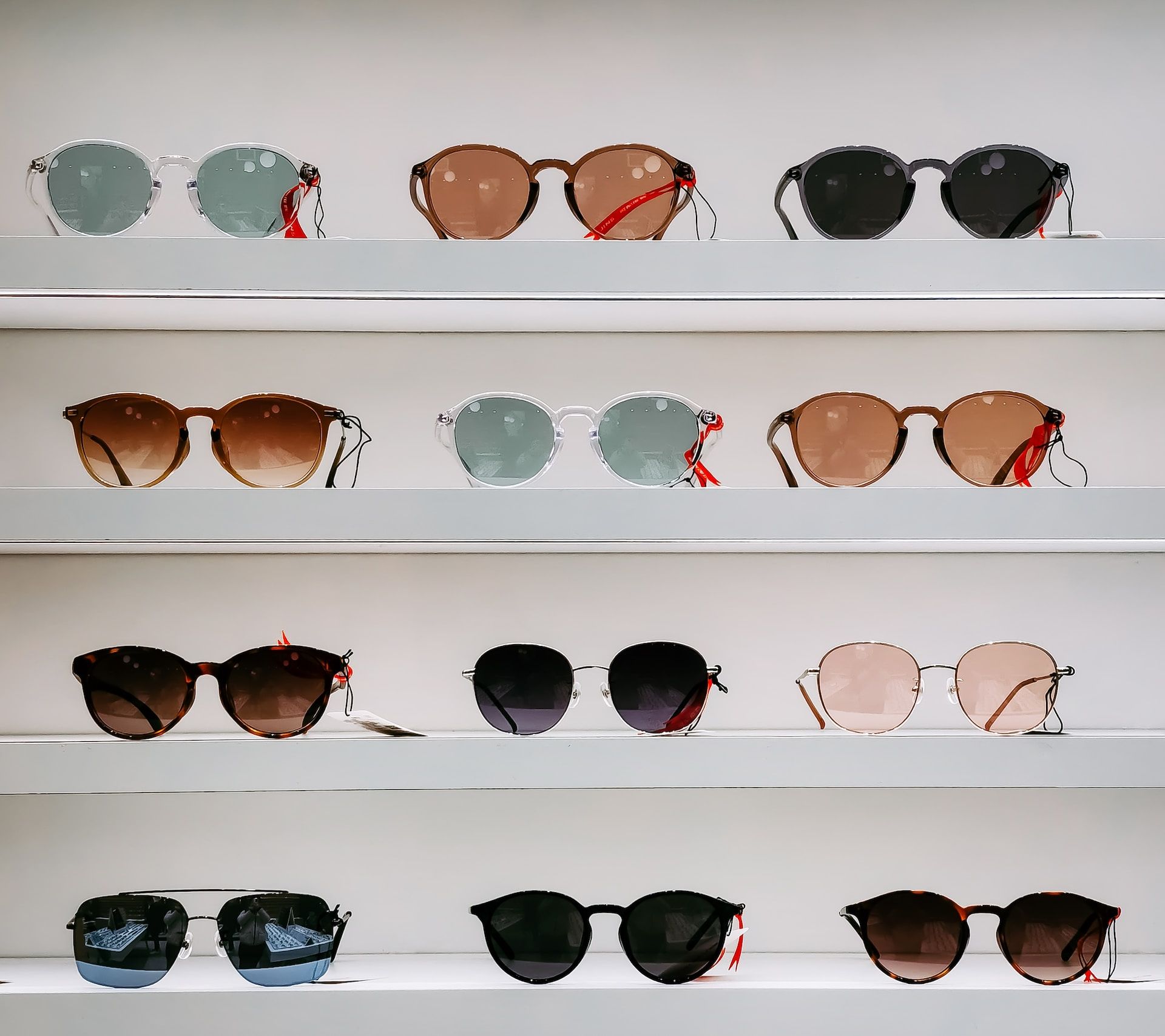 Guía de estilo: lentes de sol ideales para mujeres con cara redonda