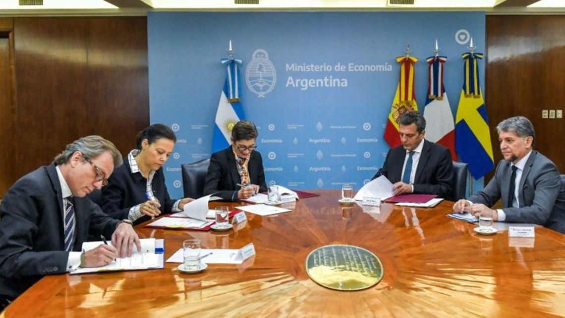 Economy Minister Sergio Massa signs three agreements with European ambassadors representing the members of the Paris Club group of wealthy creditors.