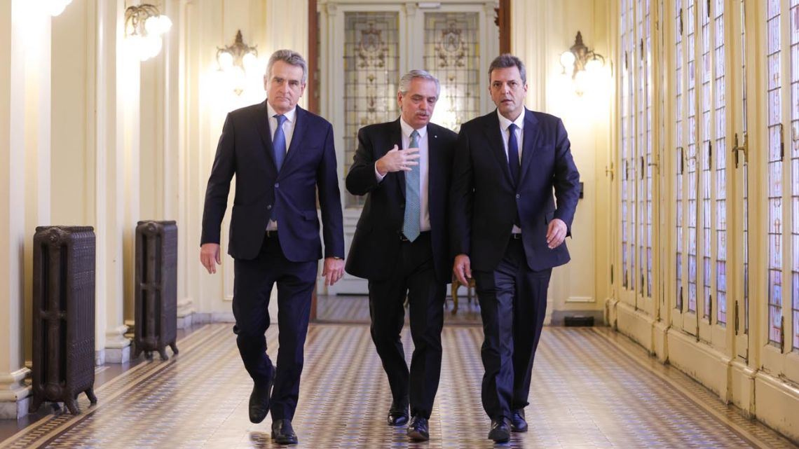 Agustín Rossi dice que el Gobierno estudió un alivio en el pago de Ganancias