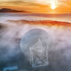 Esta fotografía muestra el radiotelescopio Effelsberg del Instituto Max Planck de Radioastronomía, cerca de Bad Munstereifel. | Foto:Norbert Tacken / Instituto Max Planck de Radioastronomía / AFP