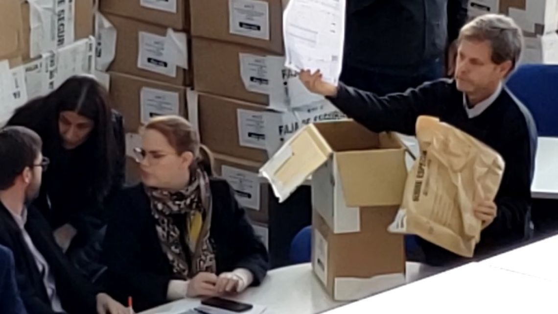 Escrutinio definitivo: duplicar las mesas de revisión