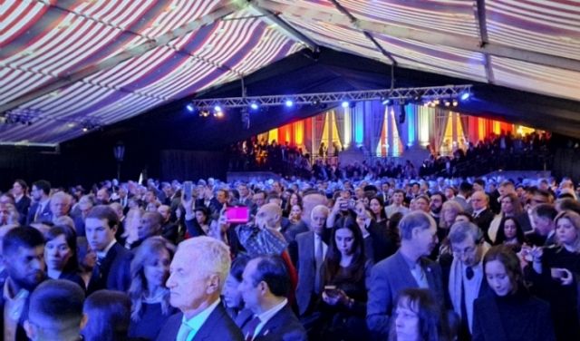 Festejo del día de la independencia en Embajada de Estados Unidos.