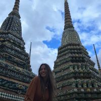 Los looks imperdibles de Pampita en su primer día en Tailandia