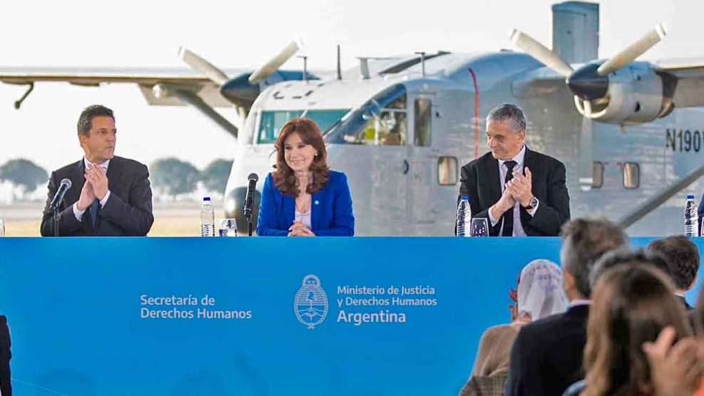 20230701_cristina_fernandez_kirchner_massa_avion_dictadura_cedoc_g