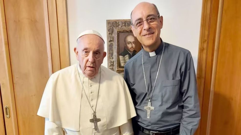 íctor Manuel “Tucho” Fernández junto al papa Francisco