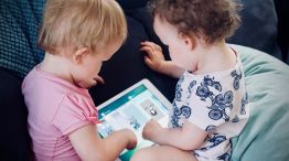 Cómo puede repercutir el uso de pantallas en la primera infancia.    