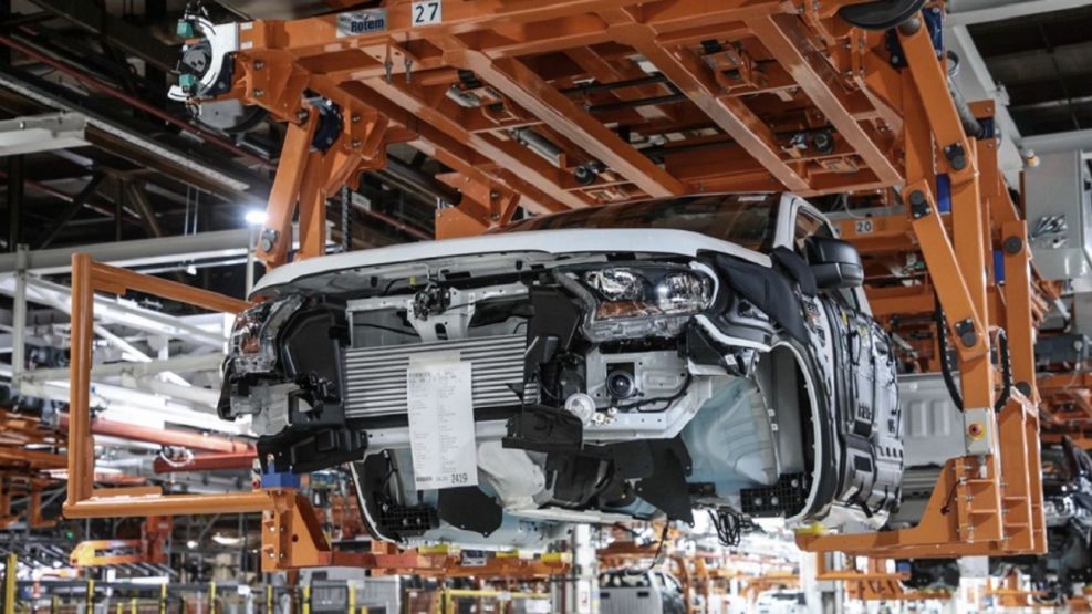 Baja en el mercado automotor: caída de ventas en junio y problemas de abastecimiento de insumos