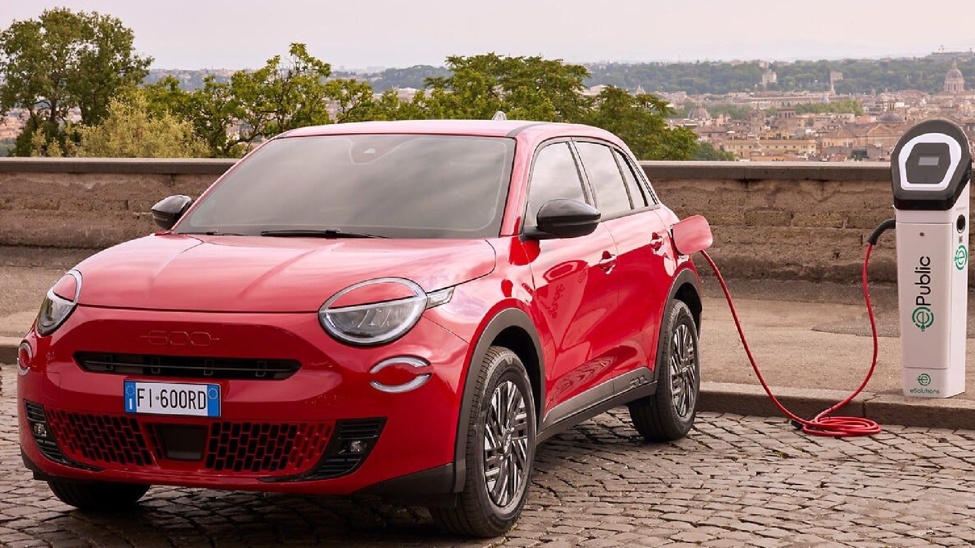 Se Present El Nuevo Fiat 600 Parabrisas