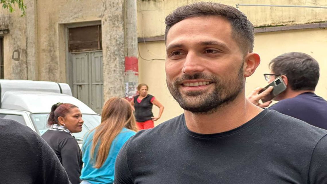 Campaña en Tinder: el hijo de Lifschitz busca ser concejal de Rosario con una particular iniciativa