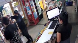 LaPlata Ladrón vestido de policía asaltó a mano armada un kiosco de 13 y 85 20230705