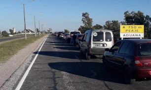 Cientos de miles de uruguayos cruzando a la Argentina por la brecha cambiaria