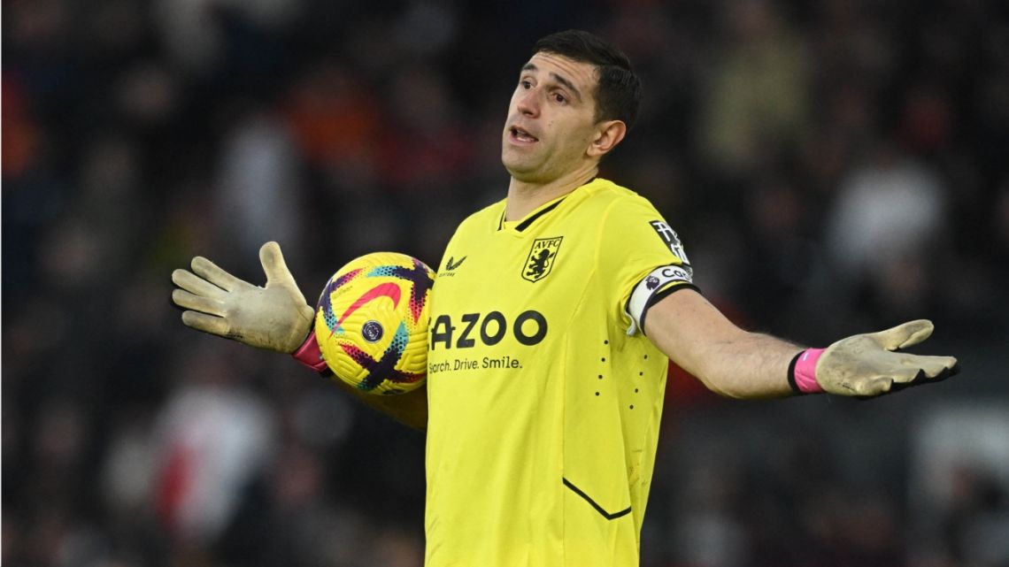 Dibu Martínez’s pass to Manchester United cooled: which goalkeeper would they hire