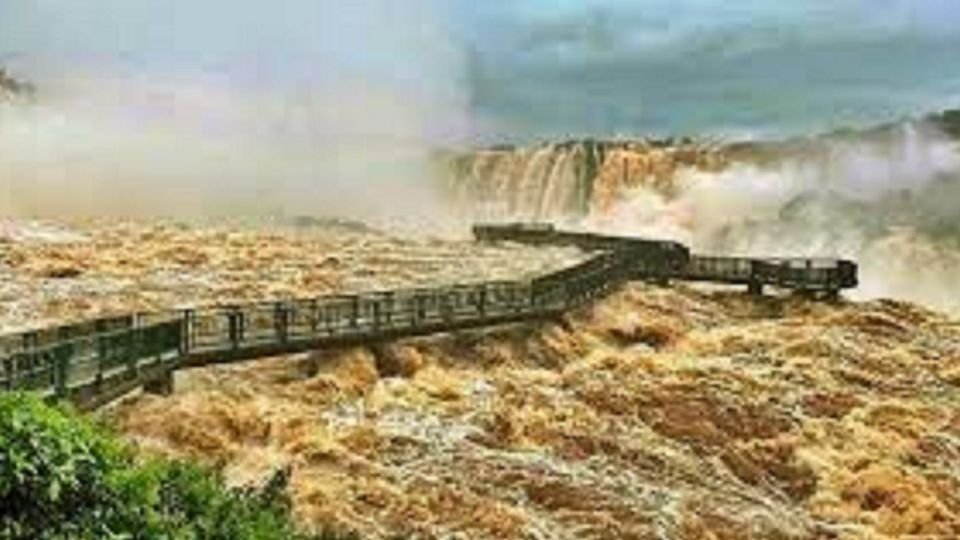 Por La Crecida Del Iguazú, Cierran Preventivamente El Circuito De La ...