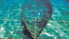 Se encuentra hundido en las profundidades de las aguas de la región de Murcia, en el sureste de España.