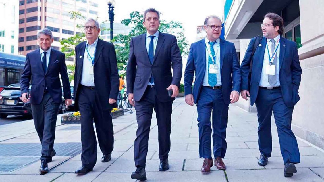 En plena tensión, Massa va por un ‘acuerdo corto’ con el FMI, mientras sigue la renegociación del programa