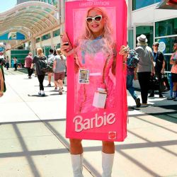 Una cosplayer de Barbie llega a San Diego Comic-Con International en San Diego, California. Foto de Chris Delmas / AFP | Foto:AFP