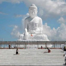 La estatua de mármol del Buda Maravijaya se muestra en Naypyidaw, antes de su inauguración el 2 de agosto. Foto de AFP | Foto:AFP