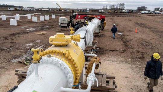 Medio inaugurado: el gasoducto Kirchner todavía no está operable, la carga de gas va en 55%