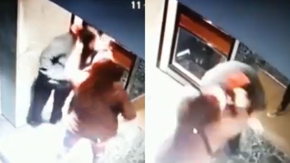 Momento en el que la esposa del diplomático de Panamá agredió a la encargada del edificio