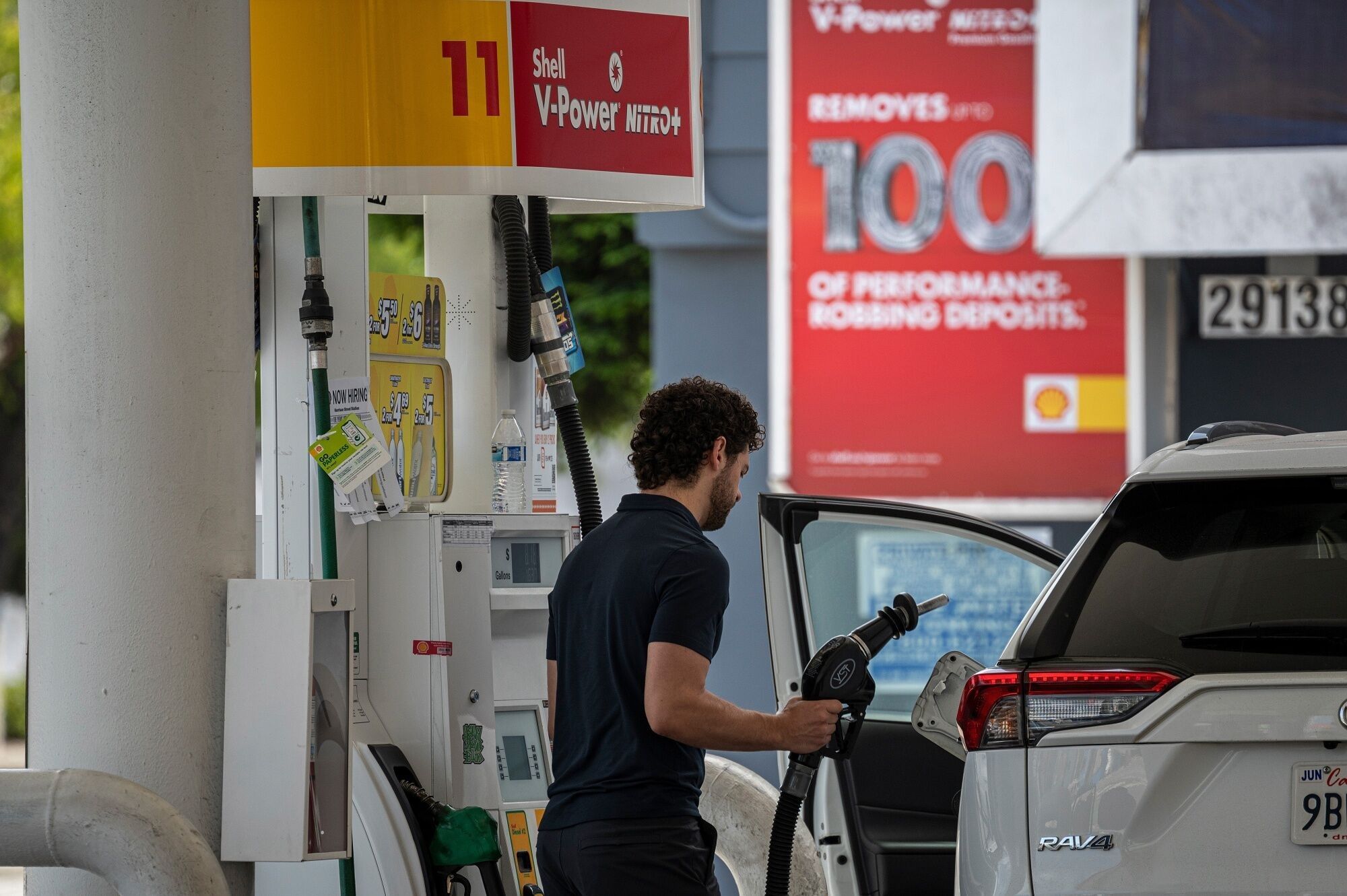 Memorial Day Travel Boost To Stoke Demand For Gasoline