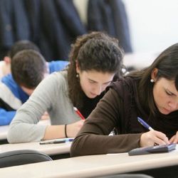 Solo el 29% de los universitarios argentinos terminan la carrera en el tiempo previsto | Foto:CEDOC