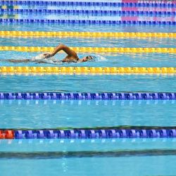 Amaya Bollinger de Guam compite en una prueba de natación estilo libre de 400 m de mujeres durante el Campeonato Mundial de Natación en Fukuoka. | Foto:MANAN VATSYAYANA / AFP