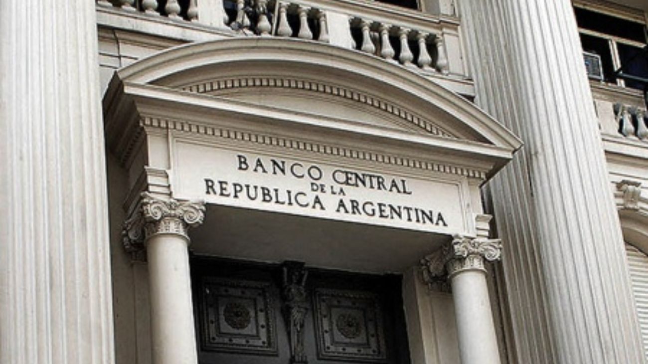 Si hay inflación, que no se note: el Banco Central esconde su informe