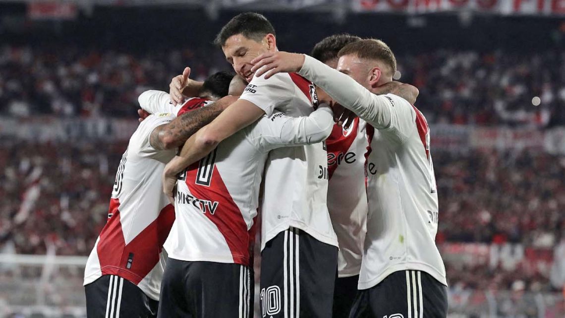River Plateclinch the First Division championship in the first time of asking for new coach Martín Demichelis, in another league to their rivals.