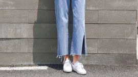 Cómo cortar la bota del jean para darle un aspecto acampanado y fresco para el verano