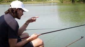 La pesca es como el fútbol, dice Edinson Cavani. Hay que esperar el momento adecuado, como un atacante.