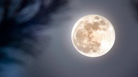 Esta superluna tiene lugar cada tres años.