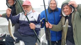 Este espejo, aún con falta de agua, es un ámbito prometedor, de gran población de pejerreyes.